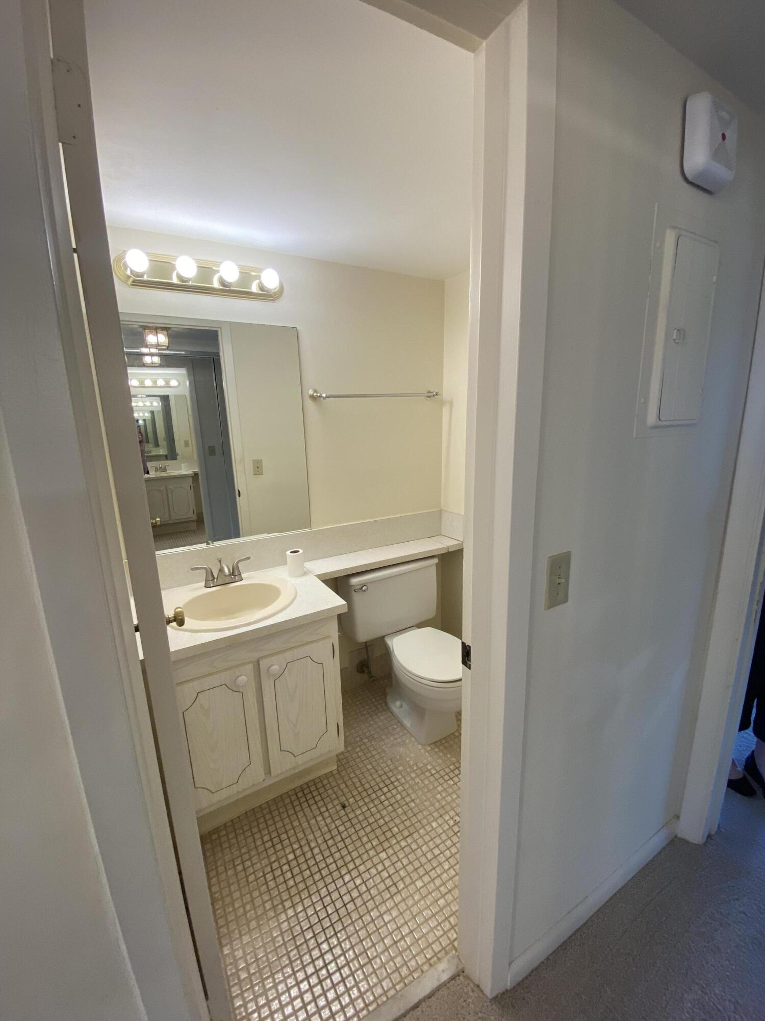 FANSHAW AT CENTURY VILLAGE CONDO - Residential