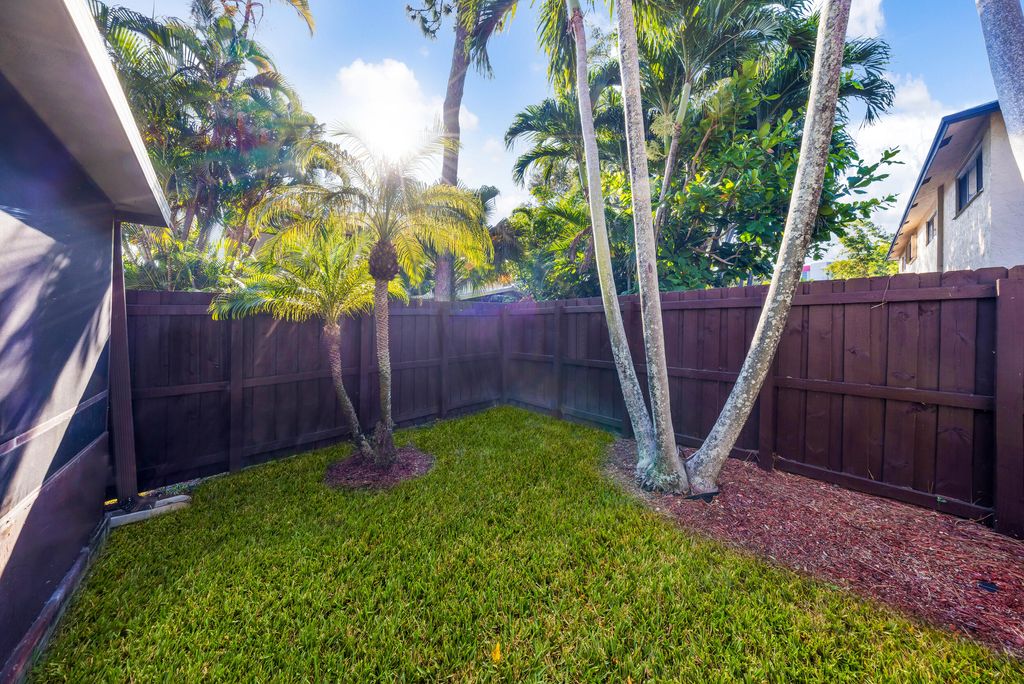 Photo of 2124 NE 9th Avenue, Wilton Manors, FL 33305 (MLS # B26038745)