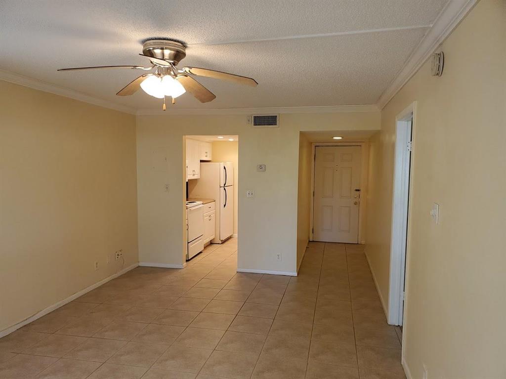 RAMBLEWOOD EAST CONDO - Residential