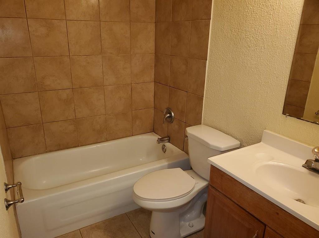 RAMBLEWOOD EAST CONDO - Residential