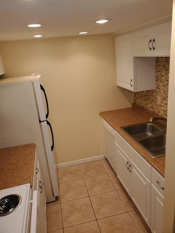 RAMBLEWOOD EAST CONDO - Residential