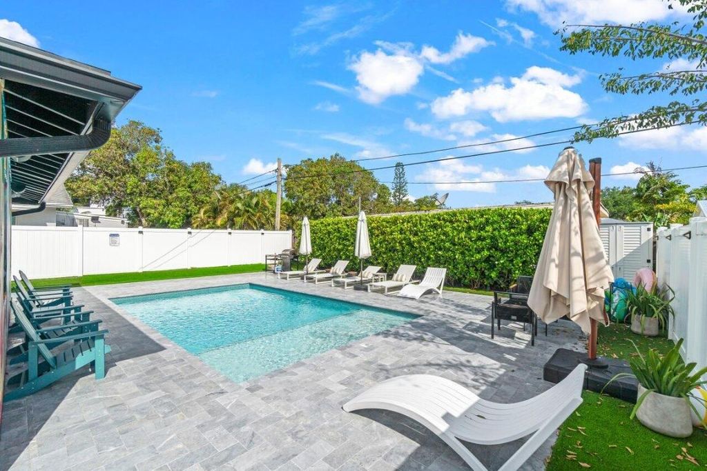 Photo of 217 NE 11th Street #217-219, Delray Beach, FL 33444 (MLS # R11134363)