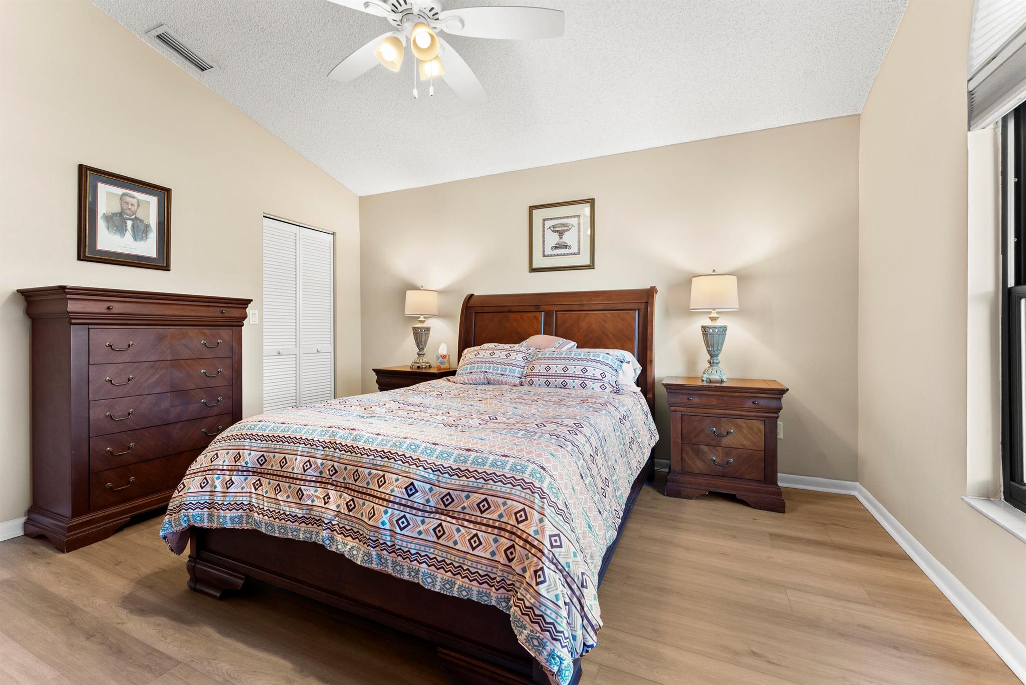 EXECUTIVE ESTATES - Residential