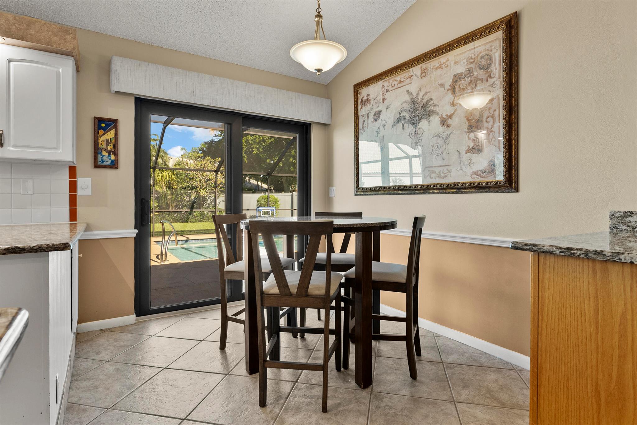 EXECUTIVE ESTATES - Residential