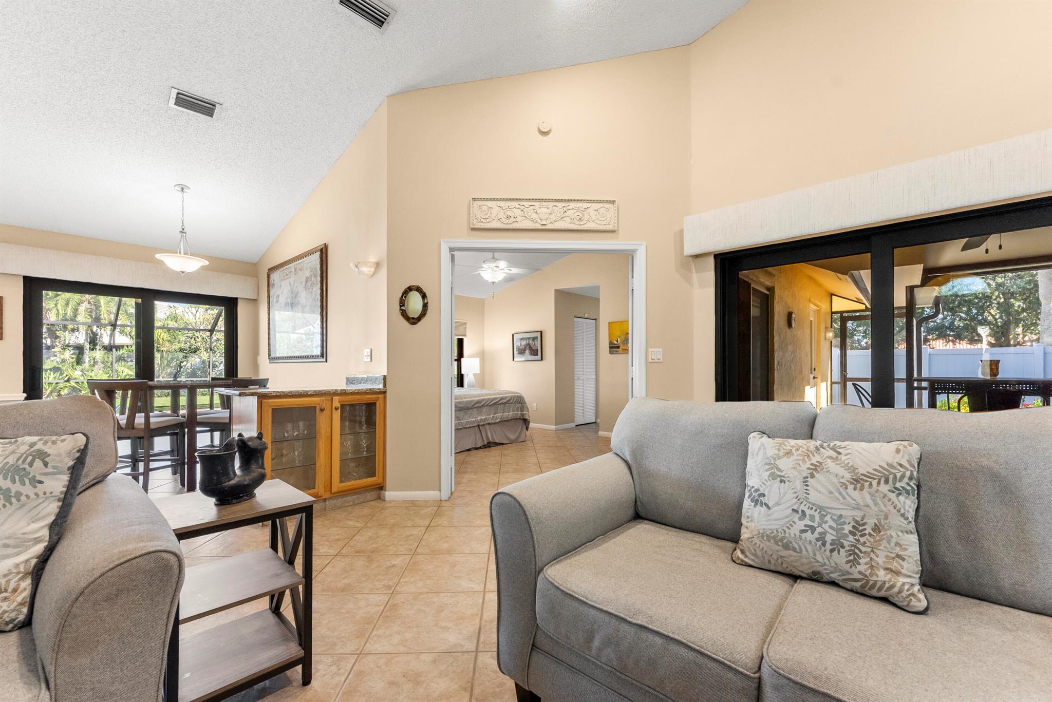 EXECUTIVE ESTATES - Residential