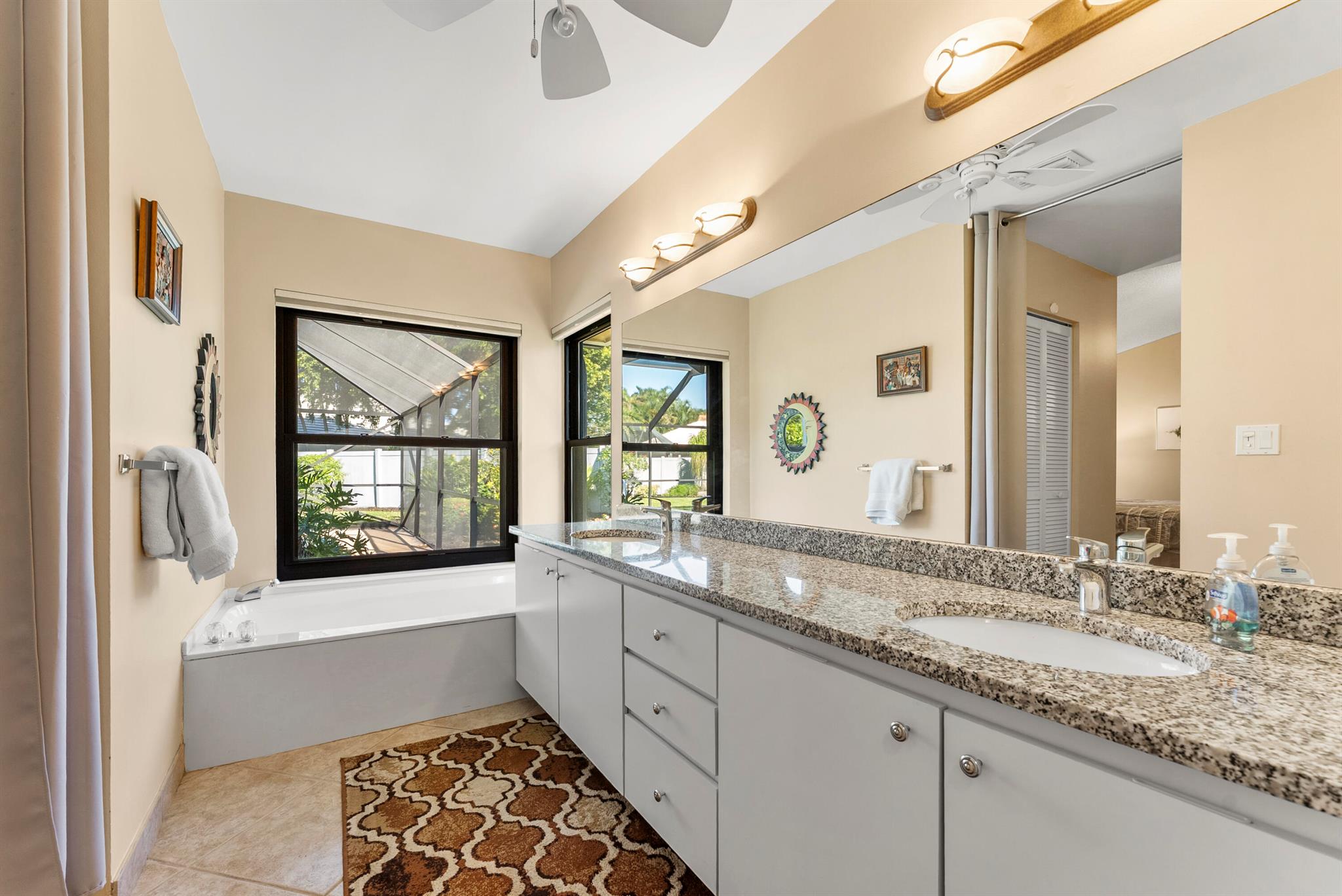 EXECUTIVE ESTATES - Residential