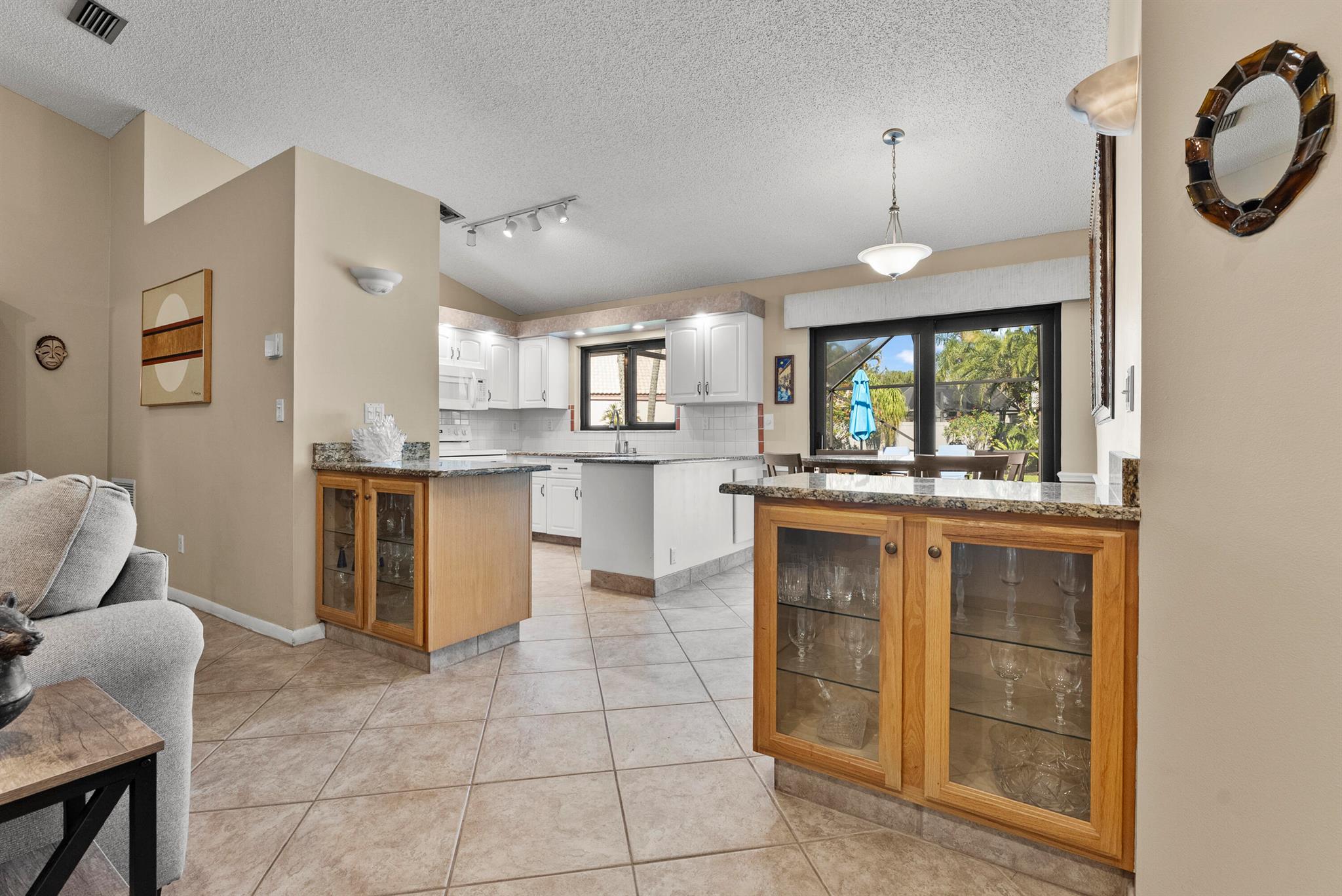 EXECUTIVE ESTATES - Residential