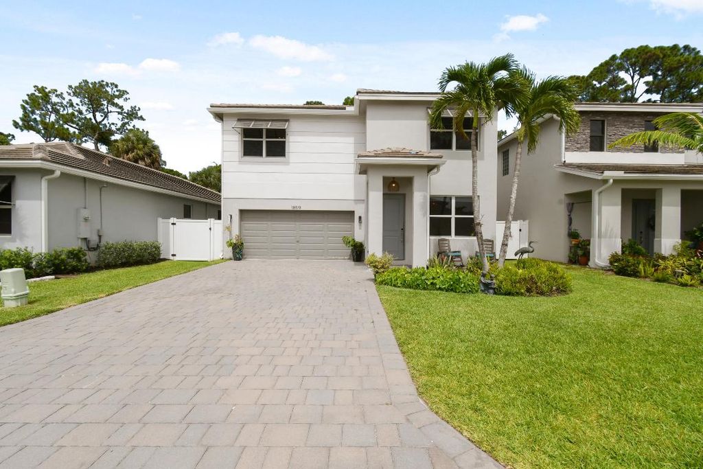 Photo of 18519 Claybrook Street, Jupiter, FL 33458 (MLS # R11105071)