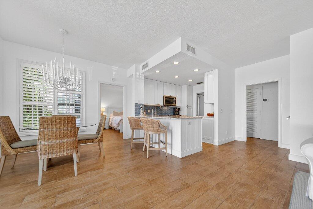 391 NE Plantation Road 215