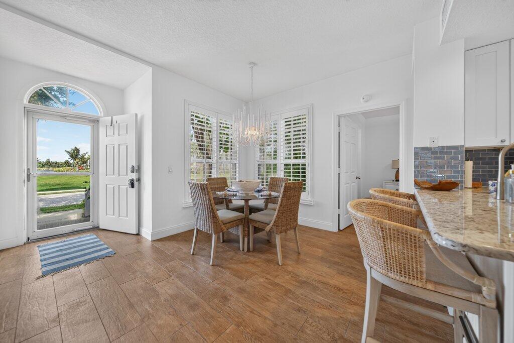 391 NE Plantation Road 215