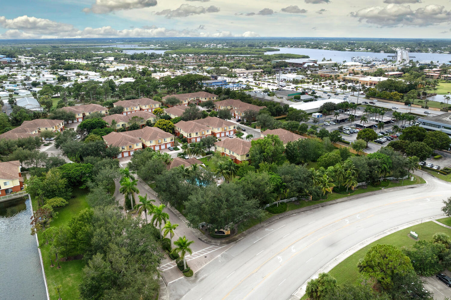 VILABELLA CENTRAL PARK CONDO - Residential Lease