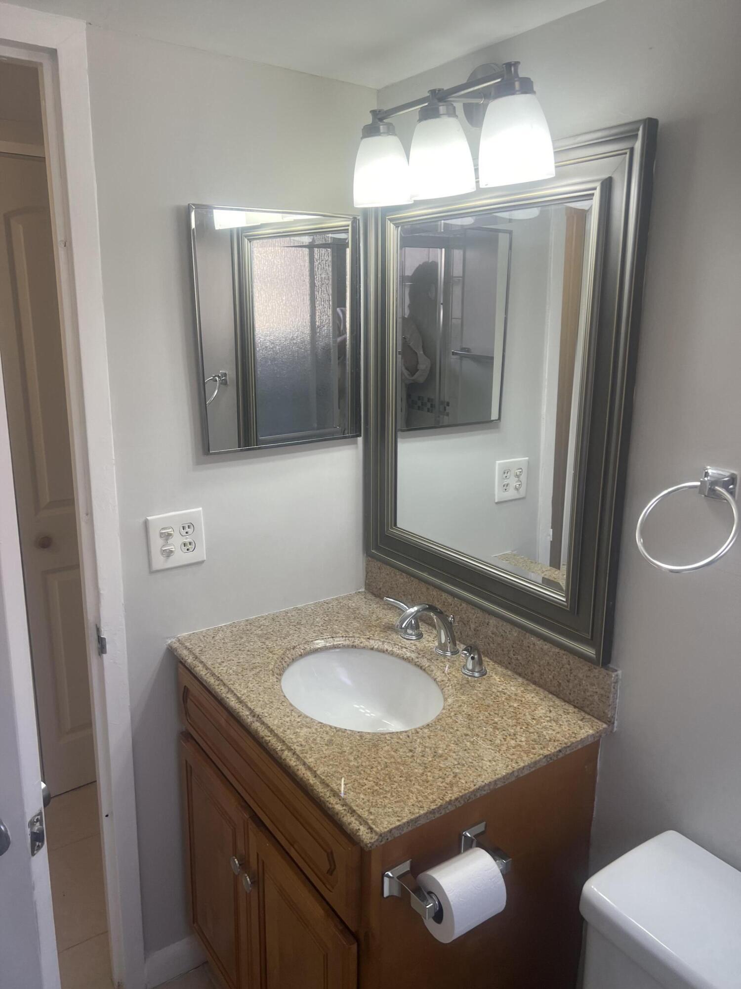 KINGS POINT SAXONY CONDOS - Residential