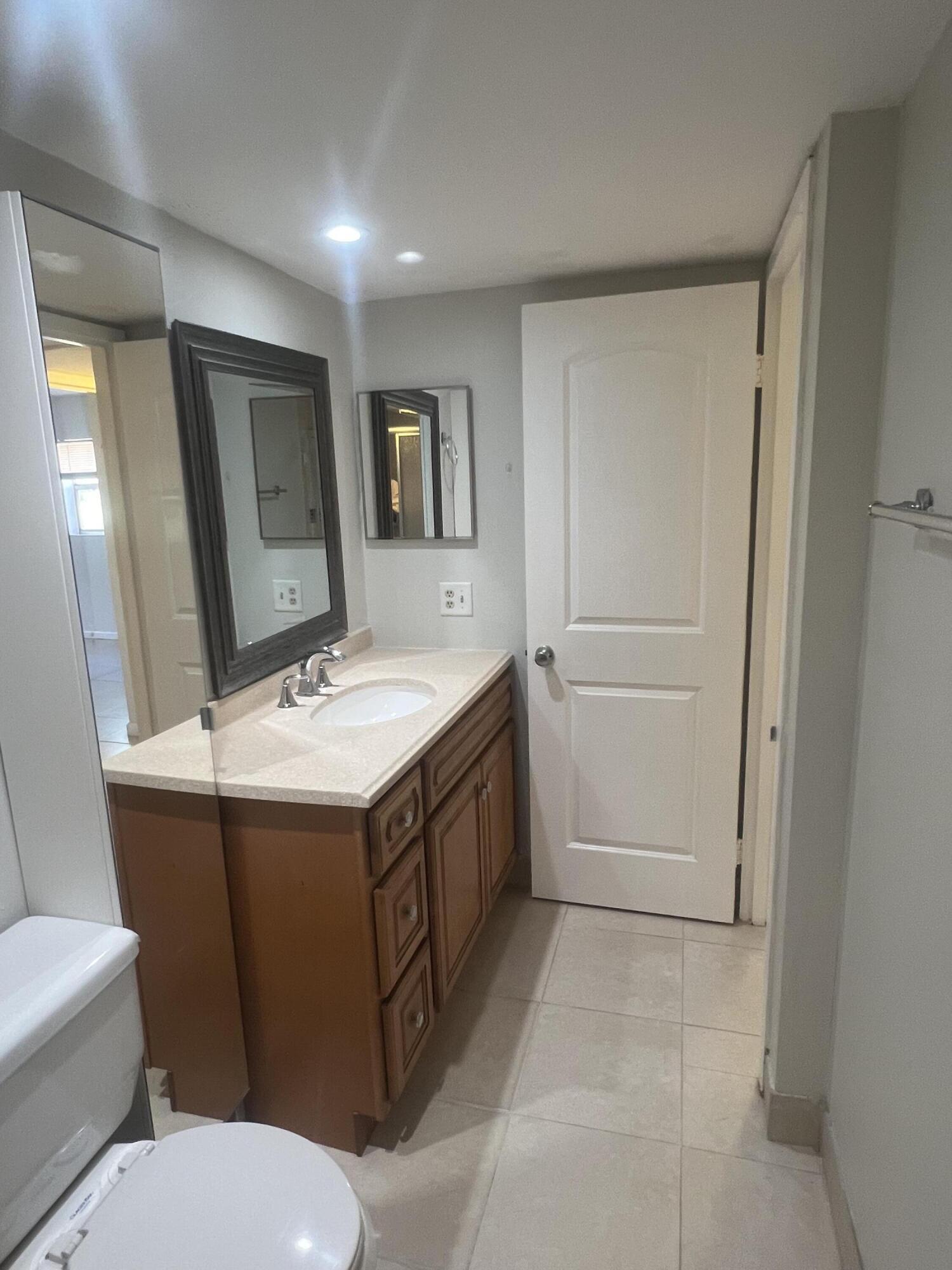 KINGS POINT SAXONY CONDOS - Residential