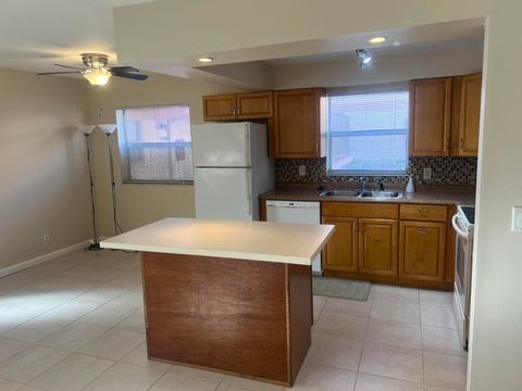 632 N Saxony Trail Delray Beach FL 33446