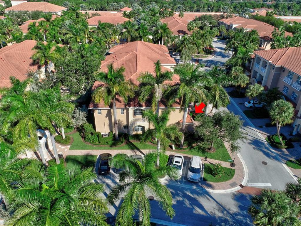 Photo of 4901 Vine Cliff Way Way E, Palm Beach Gardens, FL 33418 (MLS # R10760971)