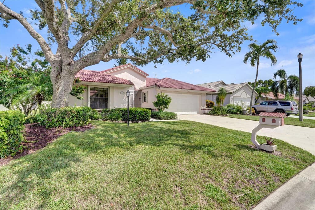 Photo of 8860 Boatswain Drive, Boynton Beach, FL 33436 (MLS # F10526239)