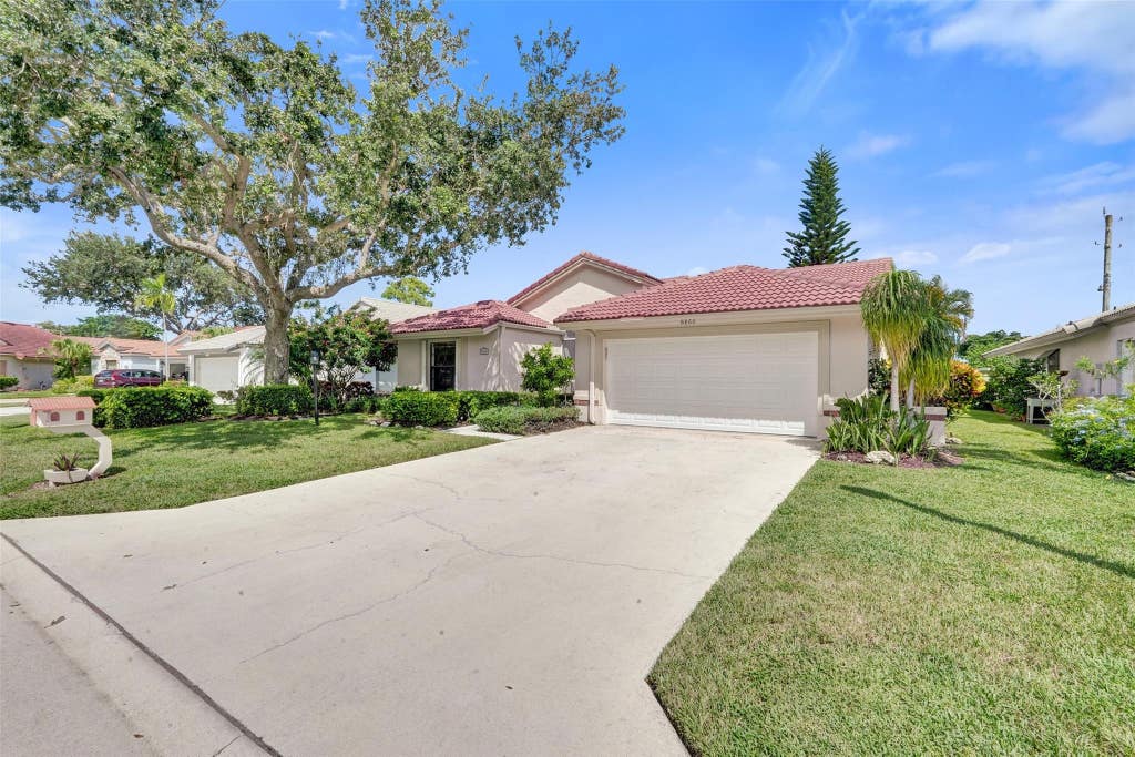 Photo of 8860 Boatswain Drive, Boynton Beach, FL 33436 (MLS # F10526239)