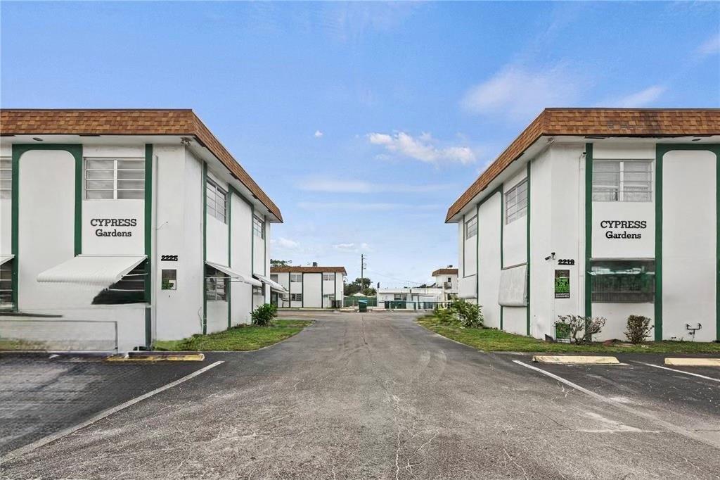 CYPRESS GARDENS CONDOMINI - Residential