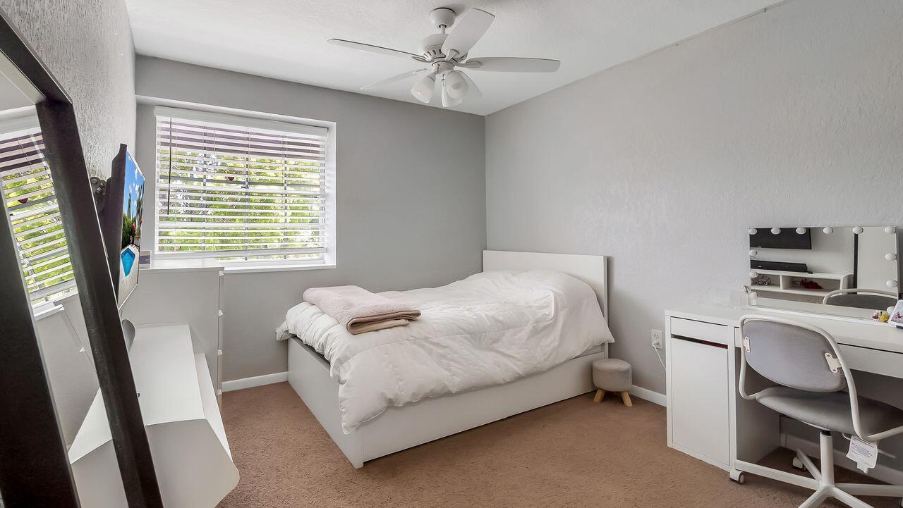 SAWGRASS ESTATES - Residential