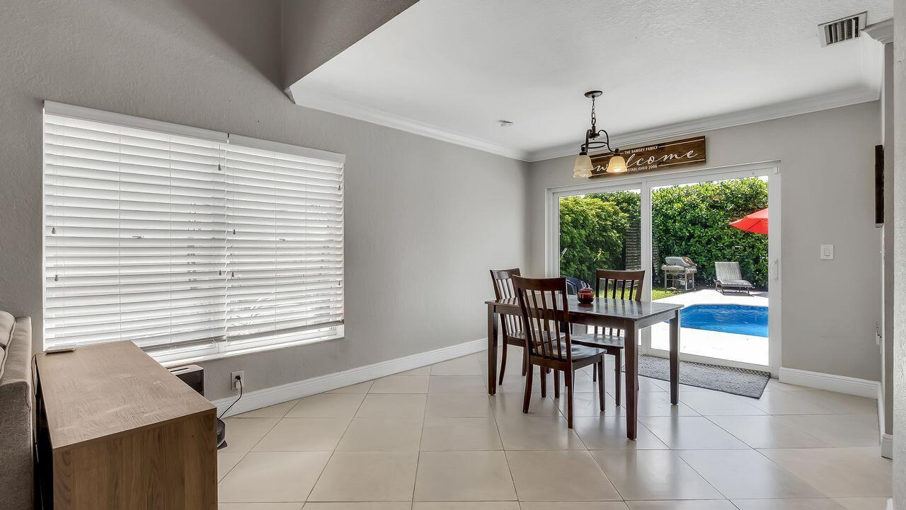 SAWGRASS ESTATES - Residential