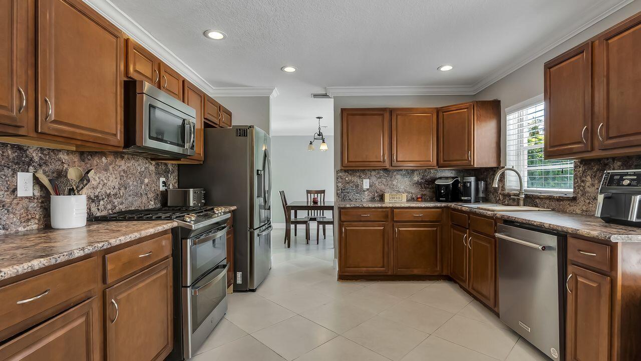 SAWGRASS ESTATES - Residential