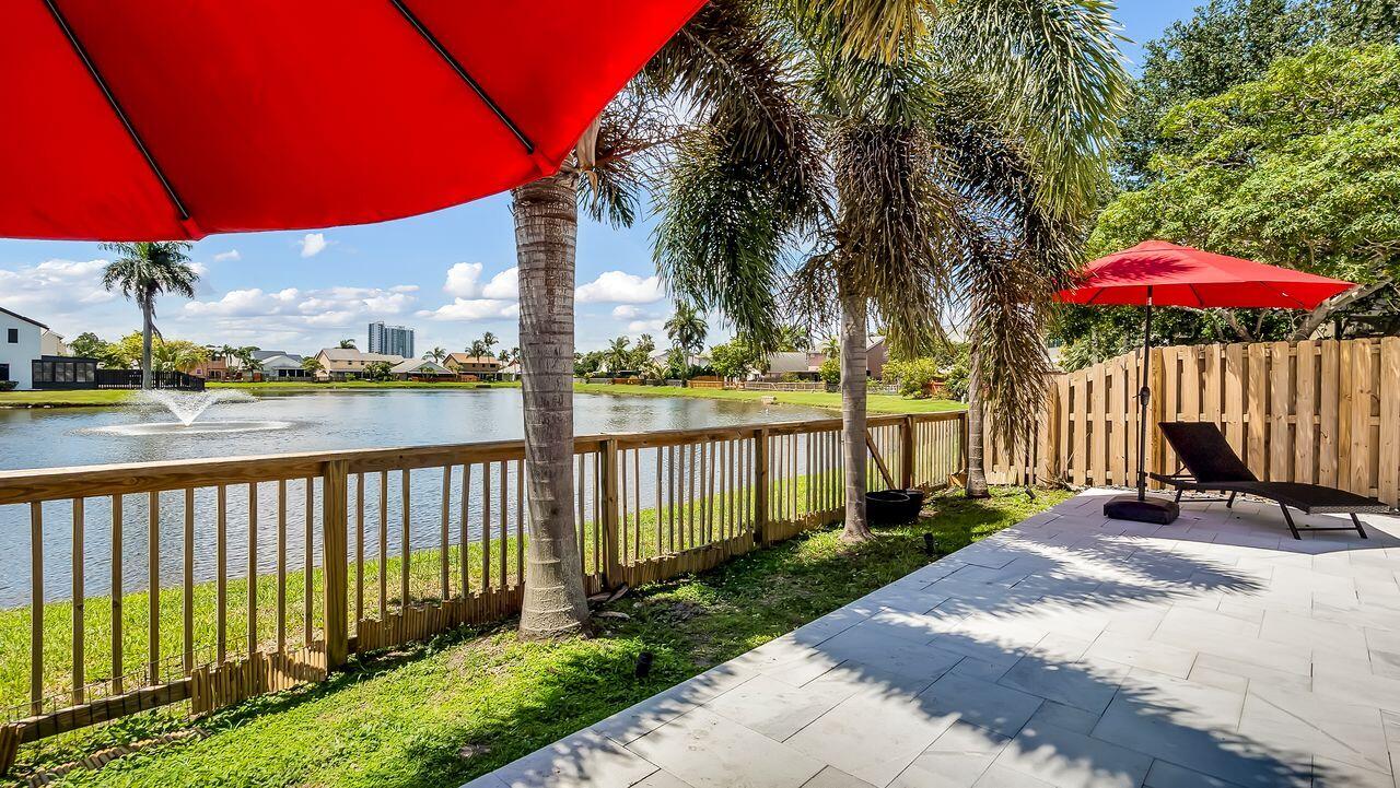 SAWGRASS ESTATES - Residential