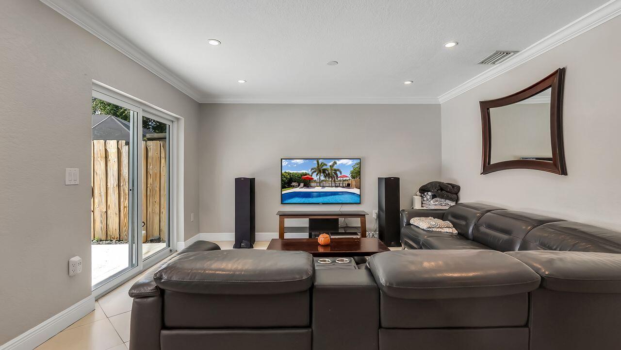 SAWGRASS ESTATES - Residential