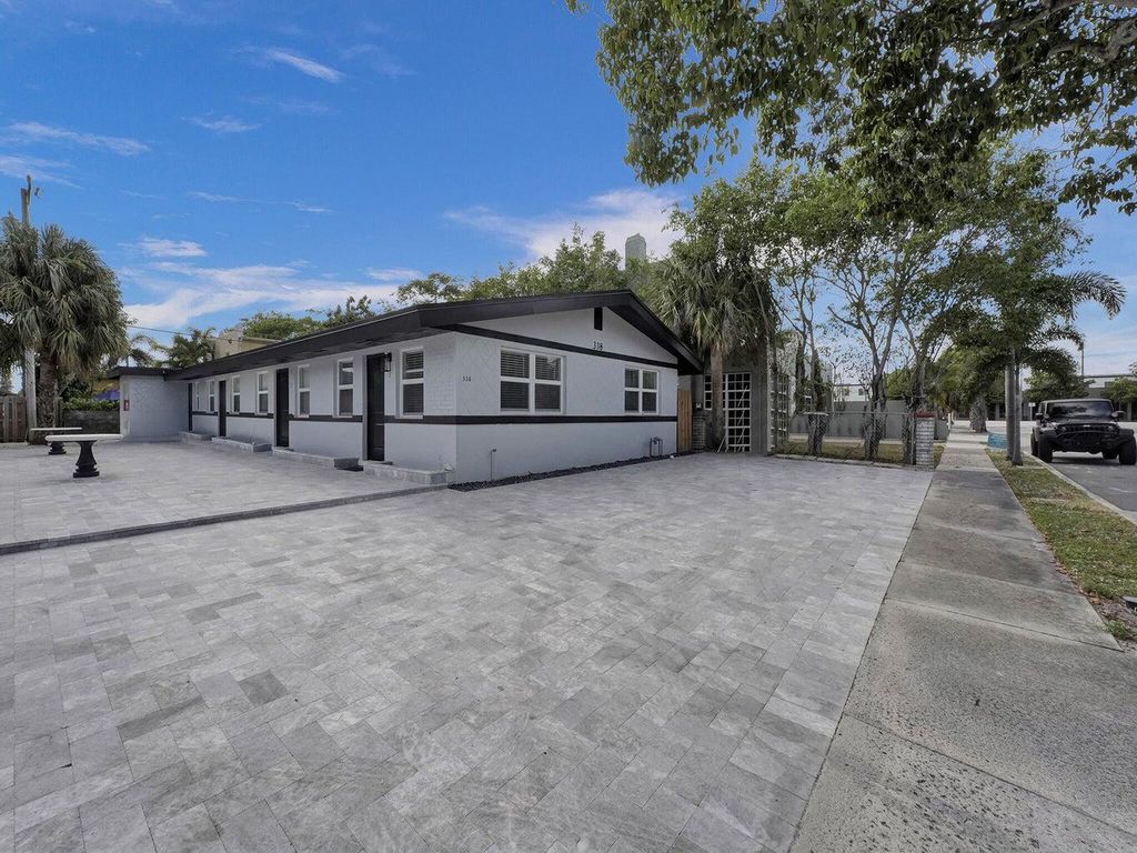 Photo of 338 Walton Boulevard #4, West Palm Beach, FL 33405 (MLS # R11162453)