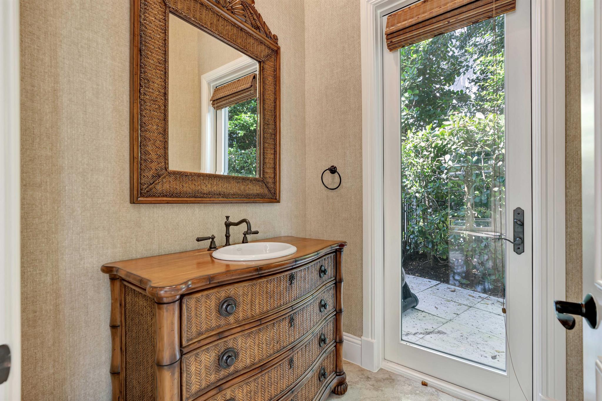 HARBOUR ISLES - Residential