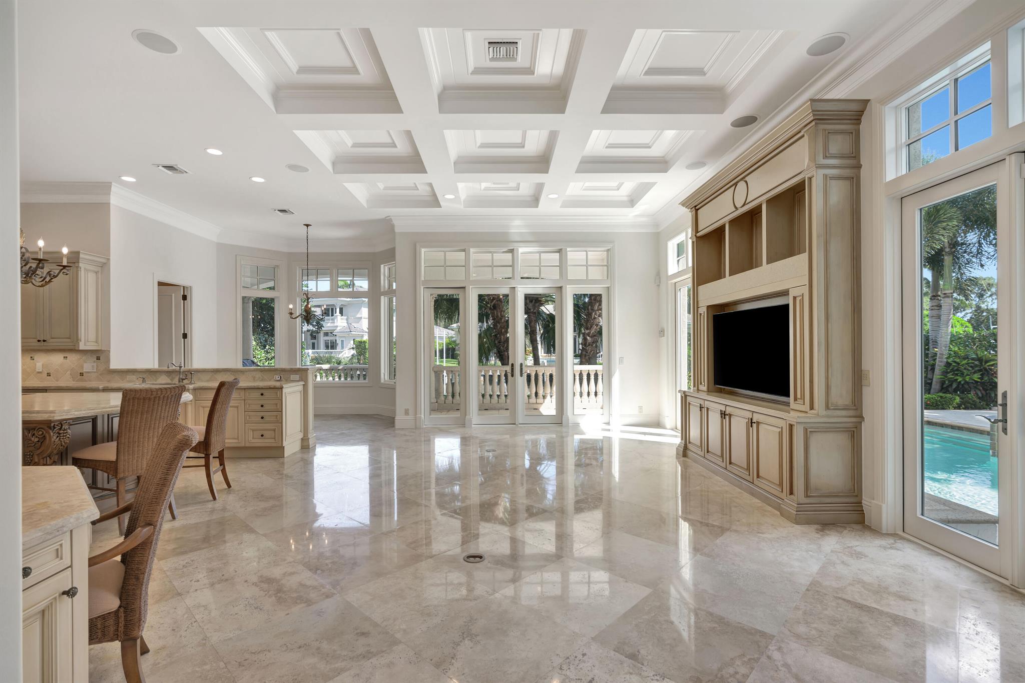 HARBOUR ISLES - Residential