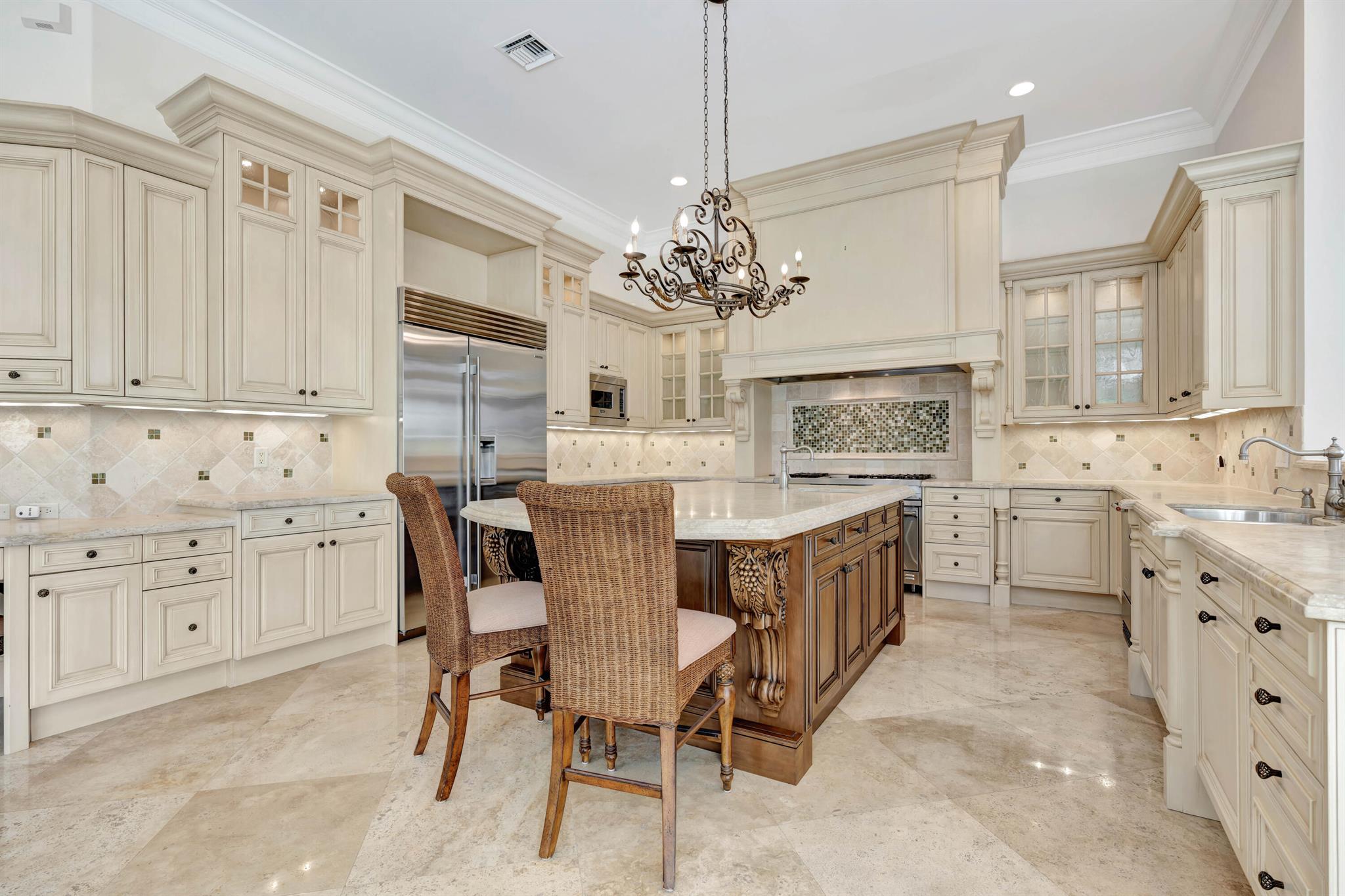 HARBOUR ISLES - Residential