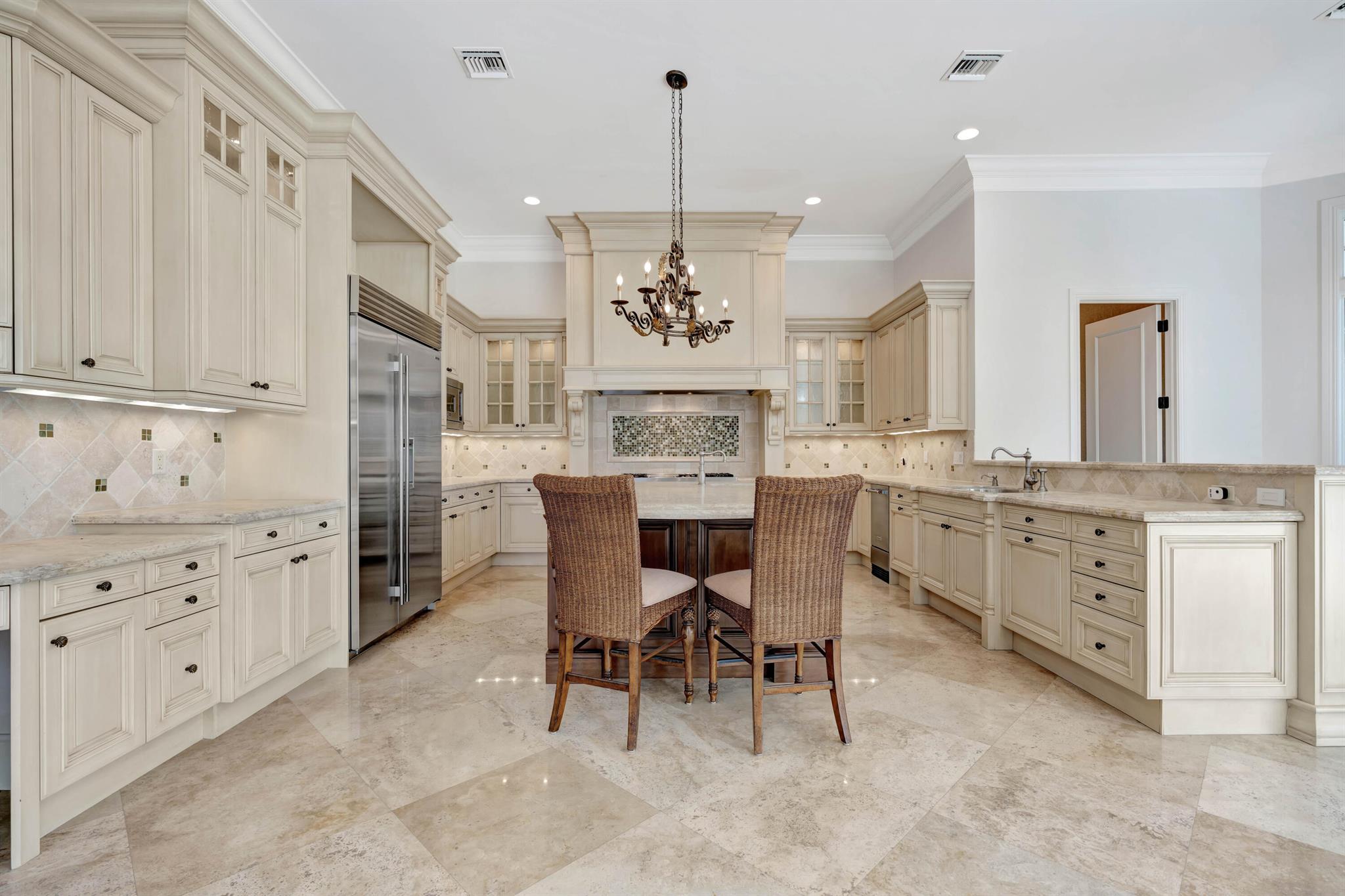 HARBOUR ISLES - Residential