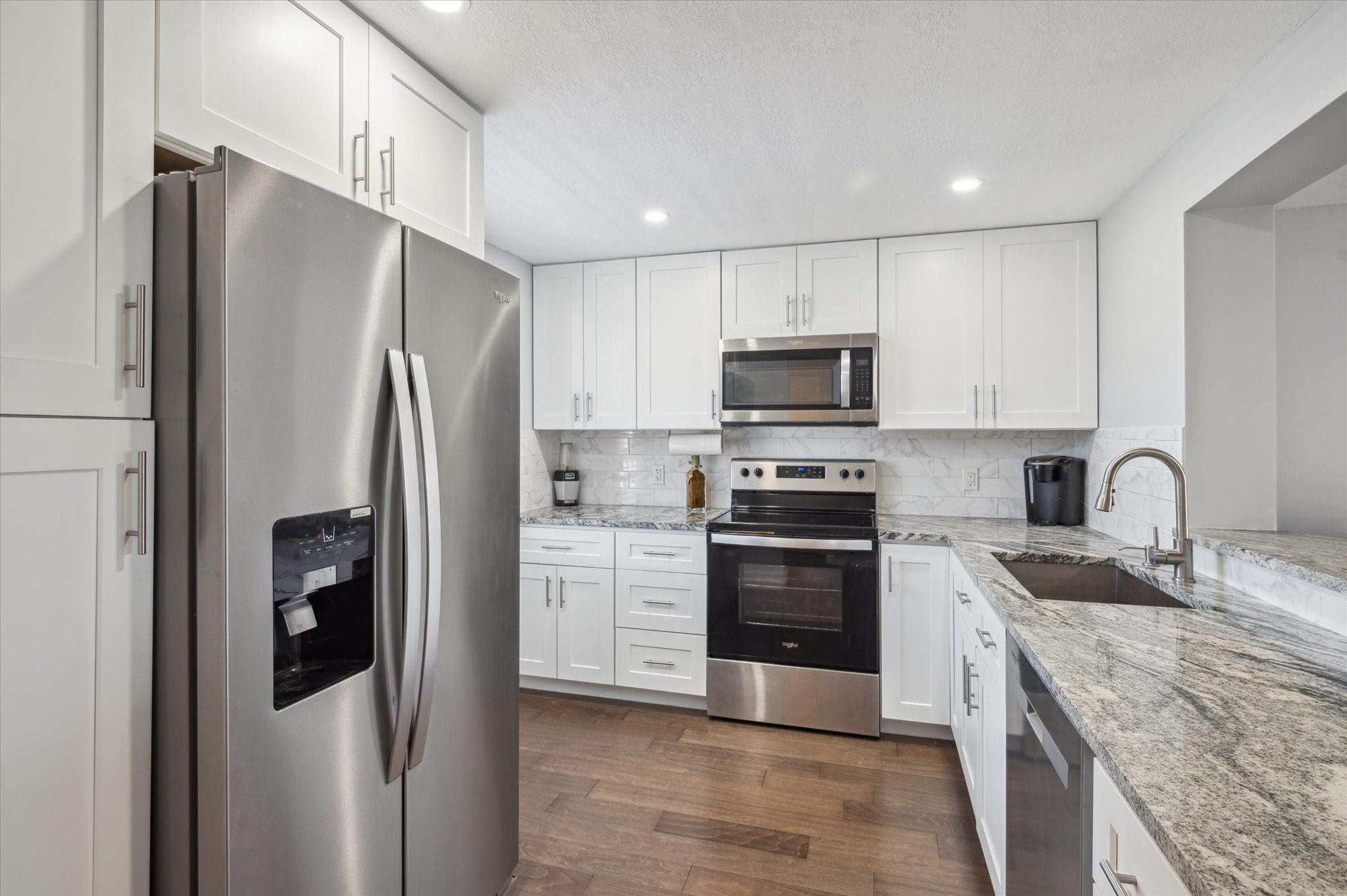 MEADOWBROOK LAKES VIEW - Residential