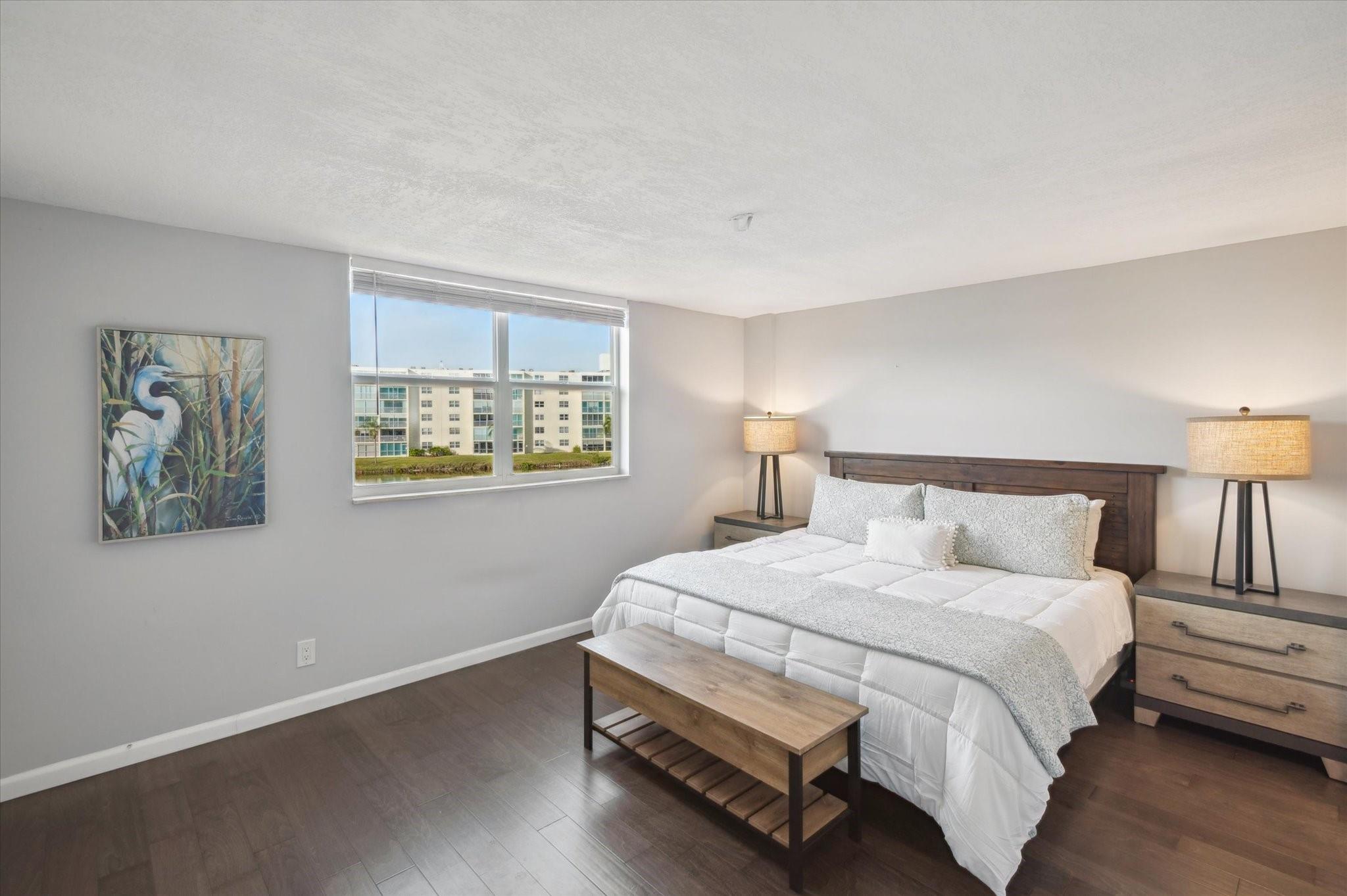 MEADOWBROOK LAKES VIEW - Residential