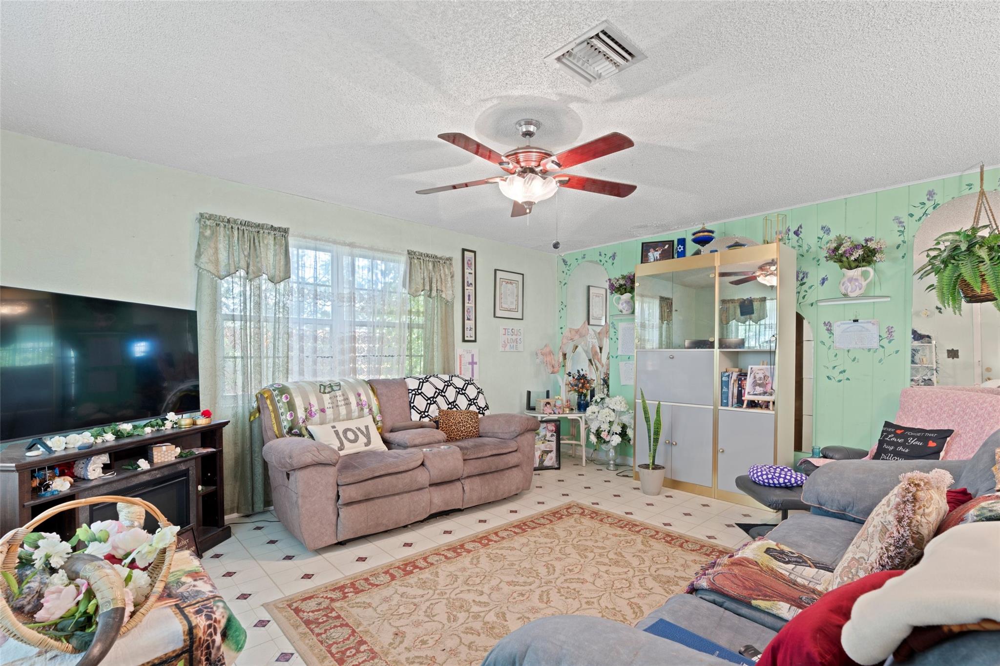 246 Seville Rd