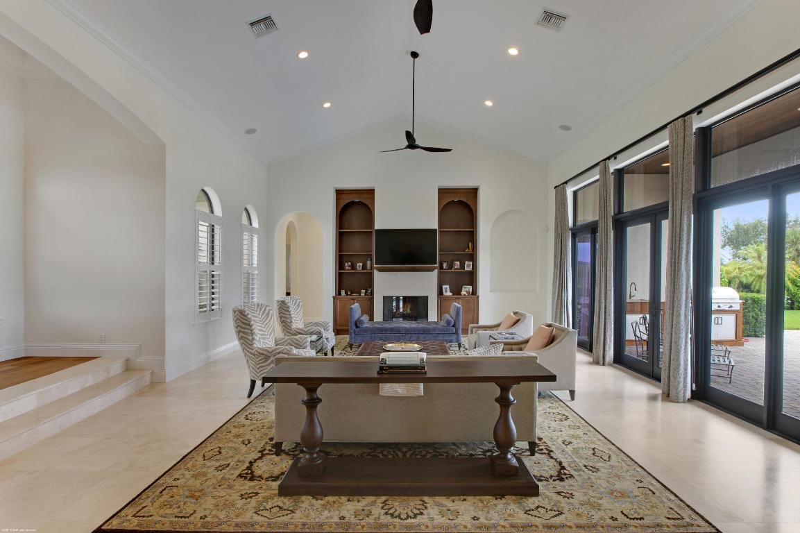 PALM BEACH POINT - Residential