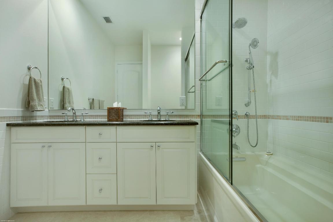 PALM BEACH POINT - Residential