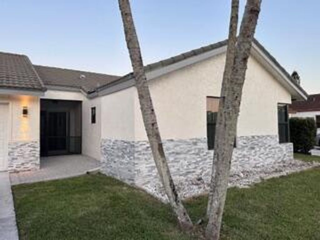 Photo of 21512 Summertrace Circle, Boca Raton, FL 33428 (MLS # B26014986)
