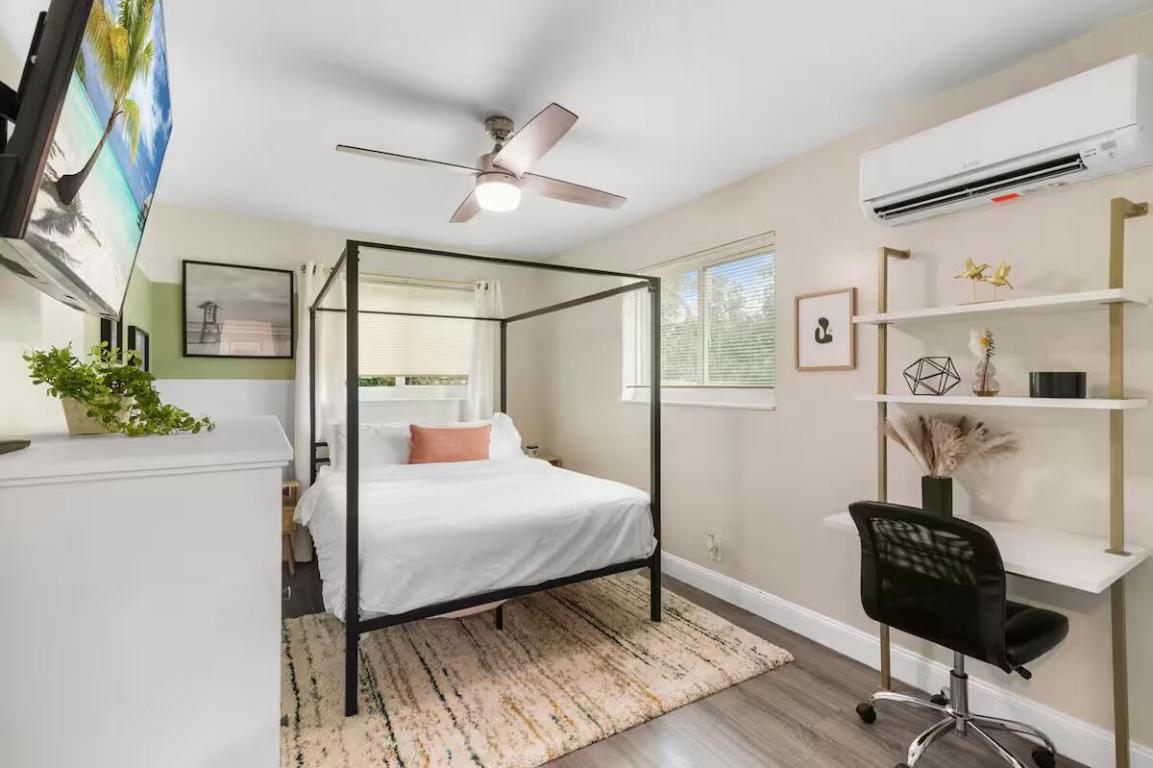 LAKE WORTH TOWN OF - Residential