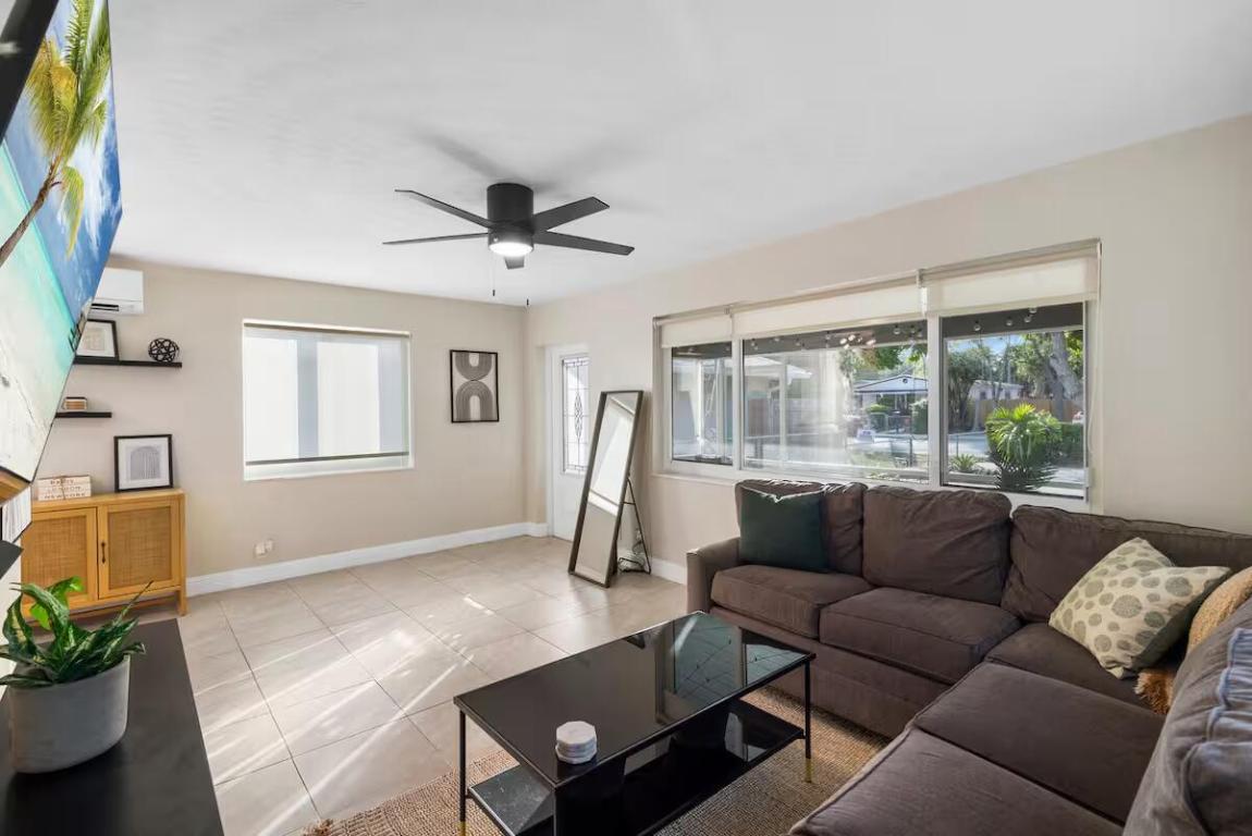 LAKE WORTH TOWN OF - Residential