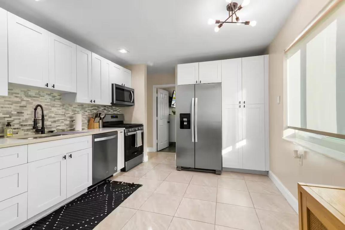 LAKE WORTH TOWN OF - Residential