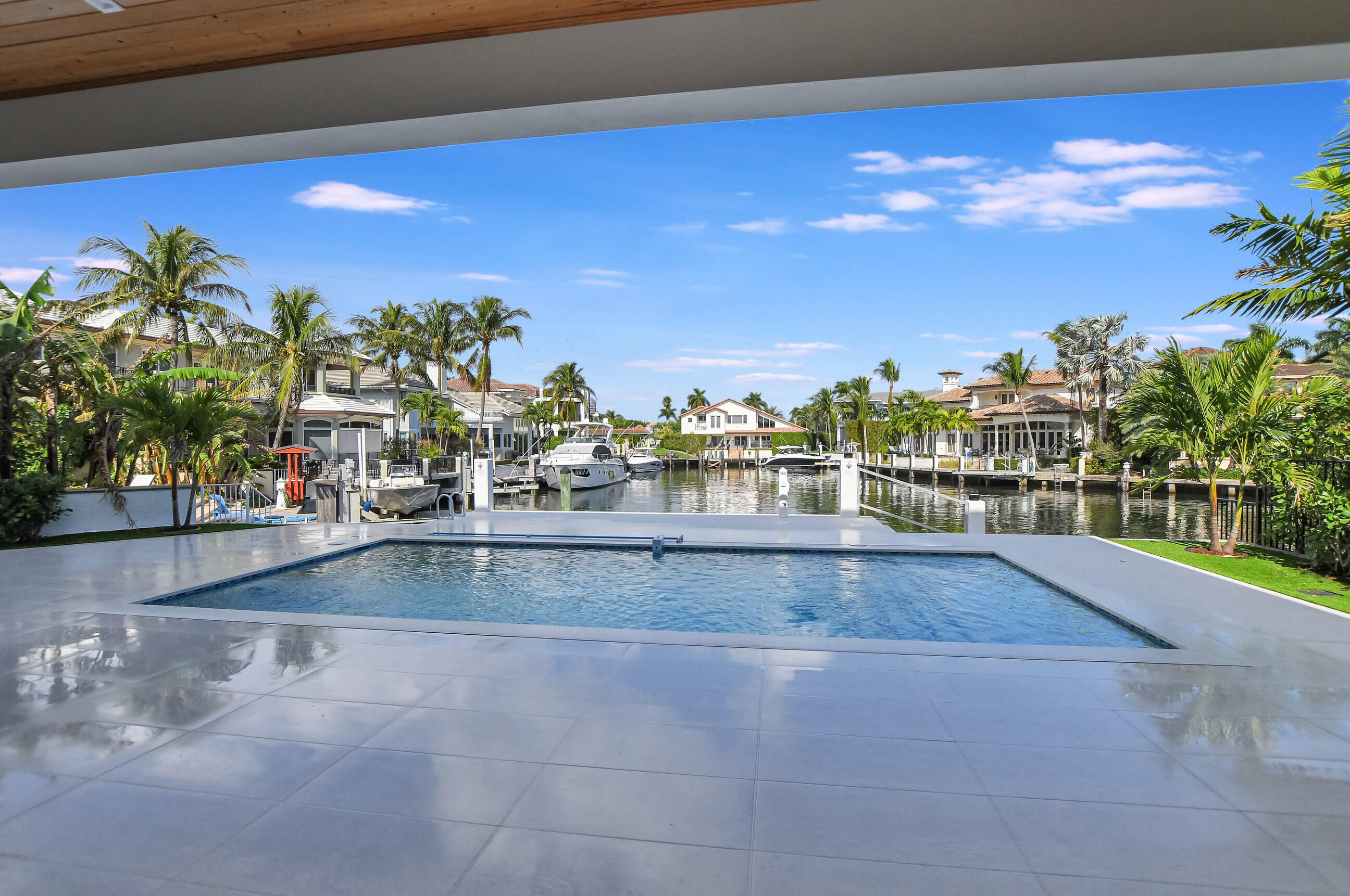 LAKE ROGERS ISLE UNIT A - Residential