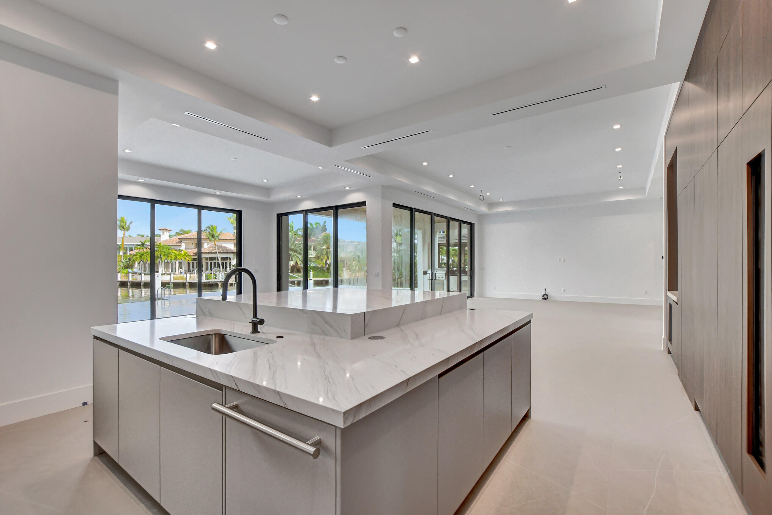 LAKE ROGERS ISLE UNIT A - Residential