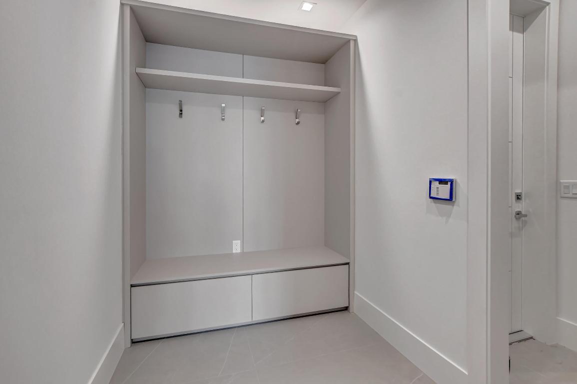 LAKE ROGERS ISLE UNIT A - Residential