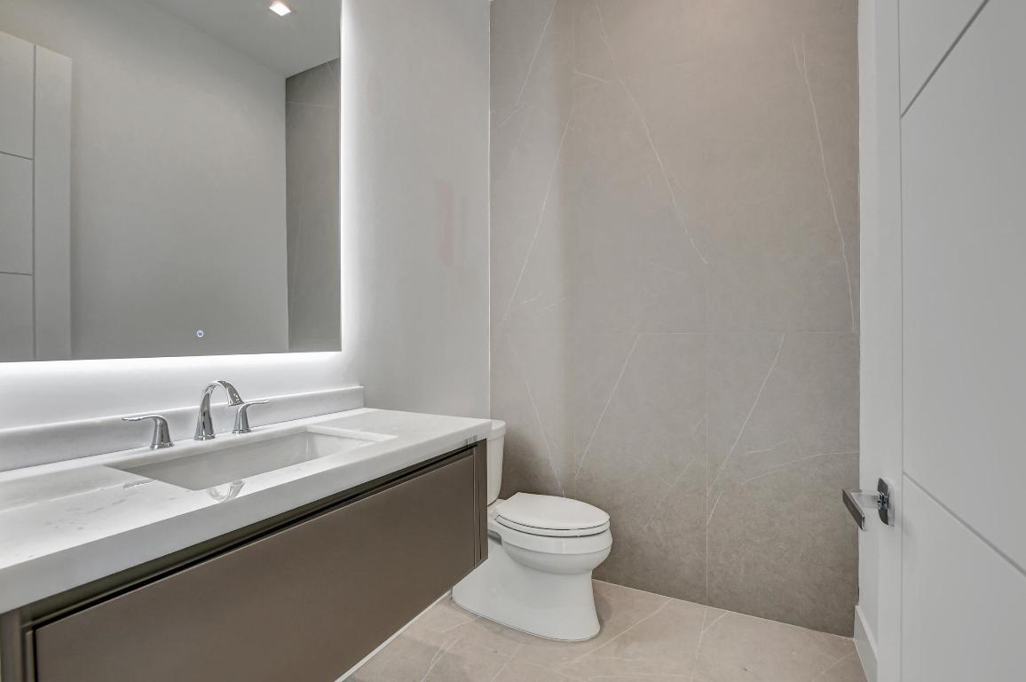 LAKE ROGERS ISLE UNIT A - Residential