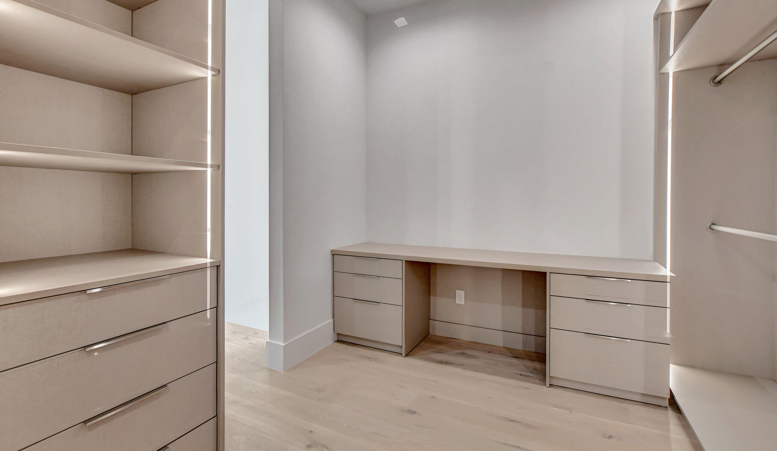 LAKE ROGERS ISLE UNIT A - Residential