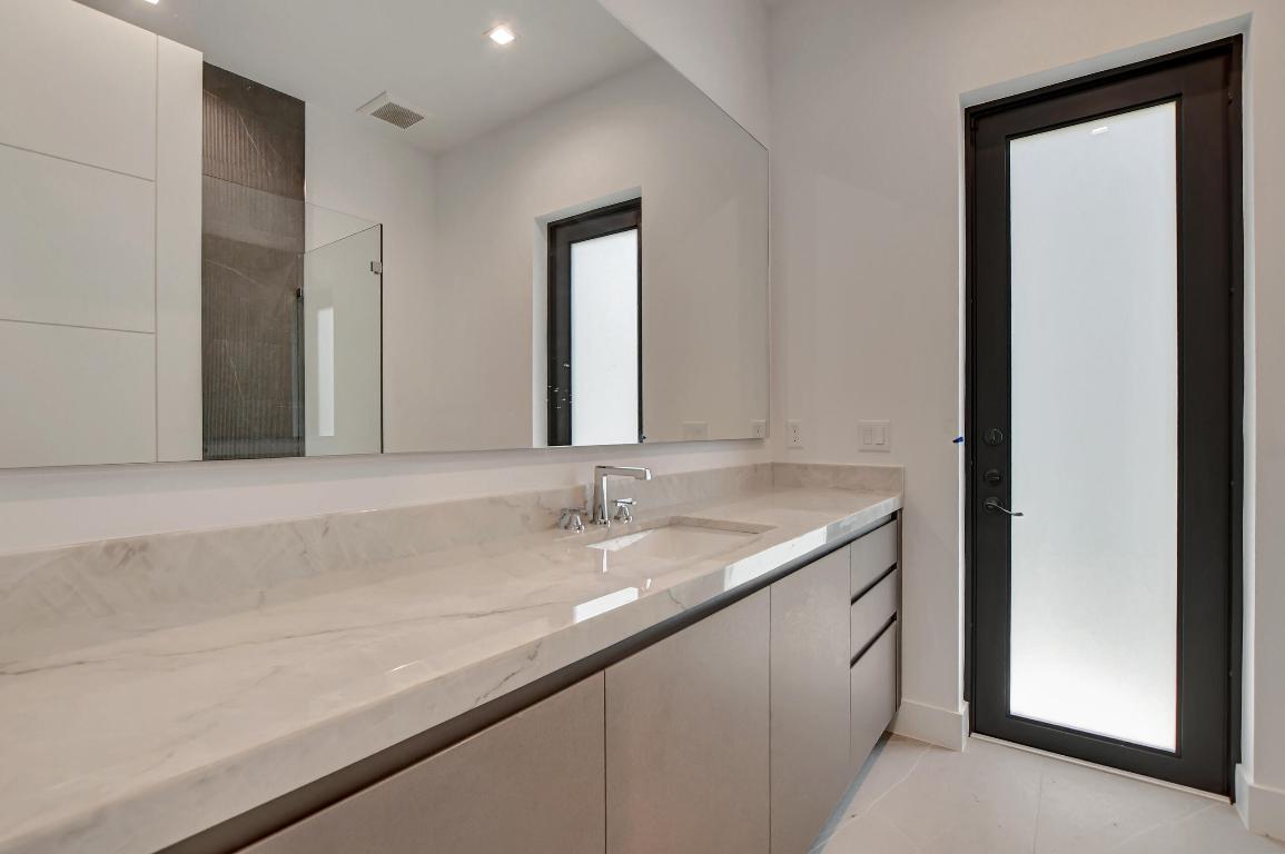 LAKE ROGERS ISLE UNIT A - Residential