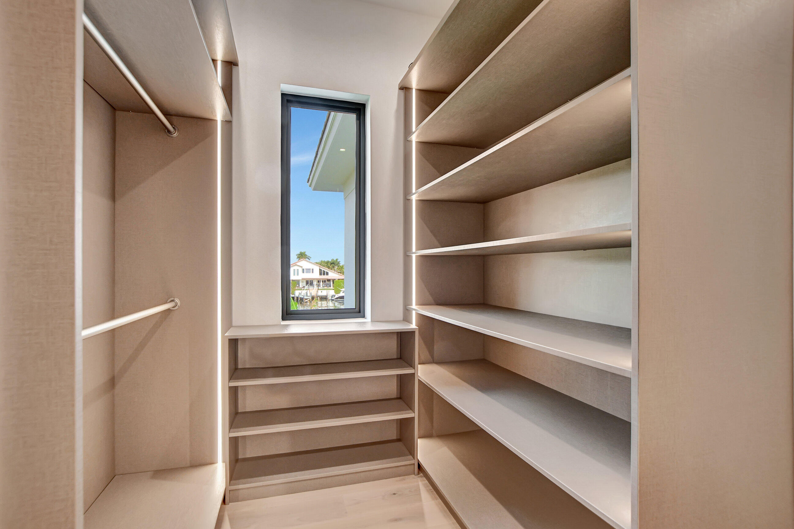 LAKE ROGERS ISLE UNIT A - Residential