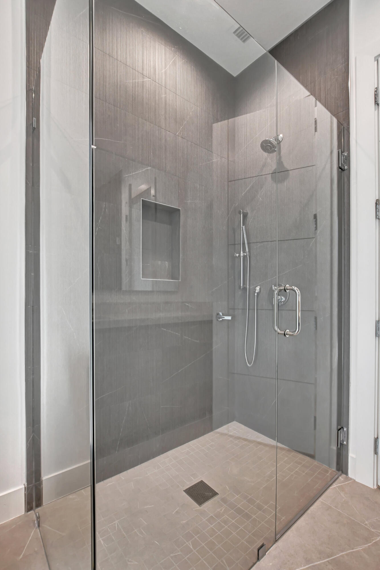 LAKE ROGERS ISLE UNIT A - Residential