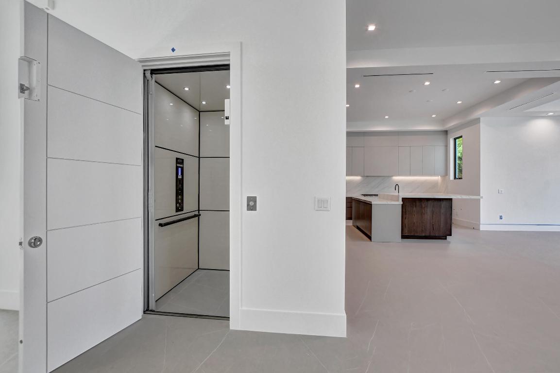 LAKE ROGERS ISLE UNIT A - Residential